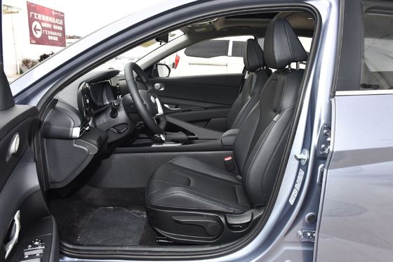 Elantra Limousine de 4 puertas y 5 asientos con cámara trasera de 360° y par máximo Nm 100-200Nm