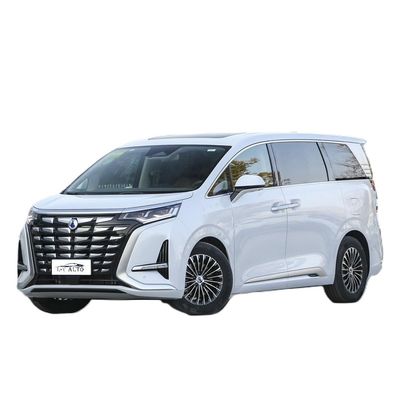 DENZA D9 4x4 MPV 7 plazas 103.36kWh Capacidad de la batería Dual motor Mediano-Gran tamaño