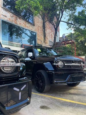 El Cyberpunk Tank 300 es un SUV híbrido de gasolina con un gran espacio en el maletero.