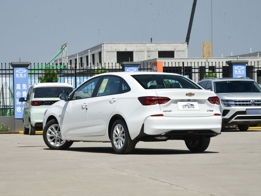 2023 2024 Chevrolet Monza Gas / gasolina Eléctrico híbrido con motor de automóvil sedán faro LED