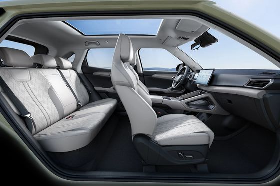 Largo alcance BYD Coche eléctrico Yuan UP SUV Dirección izquierda Pequeño EV eléctrico puro Rango 401KM