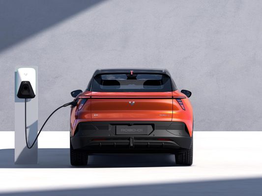 Geely Jiyue 01 Batería de litio ternaria con doble motor 4WD SUV de lujo AI Car Robot EV 2024