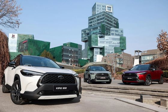 SUV por el dinero 2024 Toyota Corolla Cross 2.0L de gasolina híbrido Deportivo