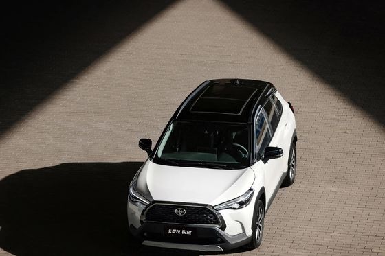 SUV por el dinero 2024 Toyota Corolla Cross 2.0L de gasolina híbrido Deportivo