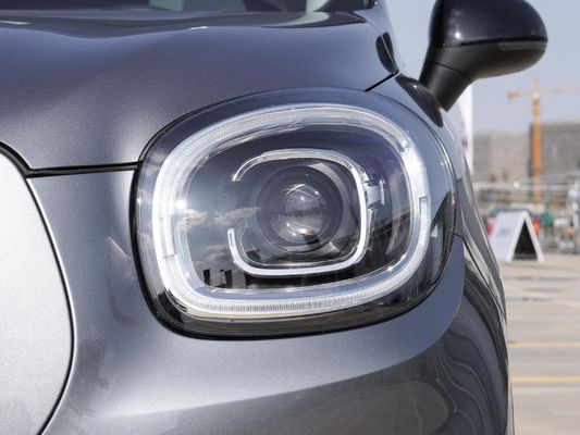 El mini coche eléctrico de Leapmotor T03 de cero emisiones con alta velocidad y capacidad de 4 plazas.