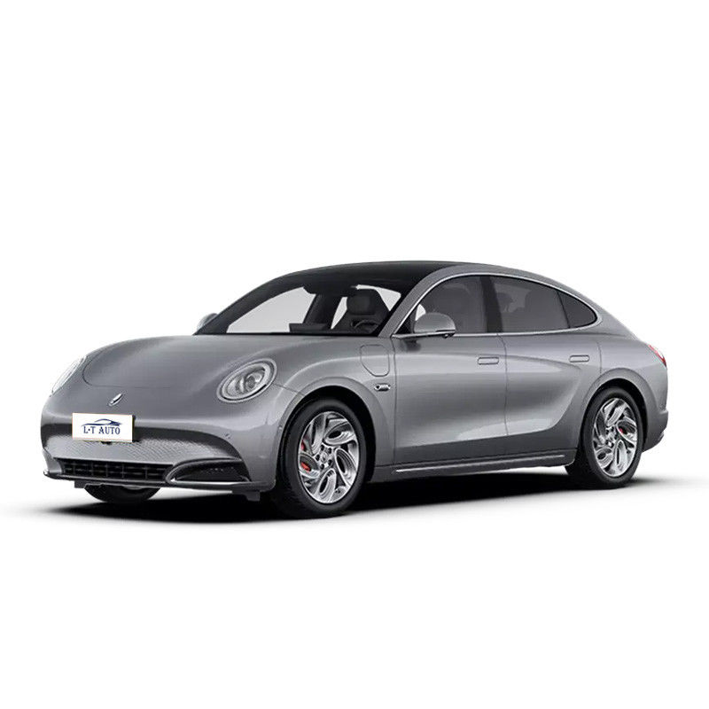 ORA Lightning Cat EV Hermoso Coches Pequeños 4 puertas Sedan 5 asientos Largo 4871 Ancho 1862