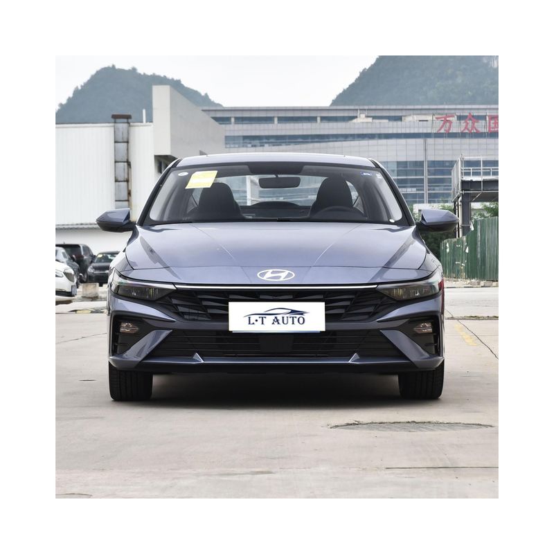 Elantra Limousine de 4 puertas y 5 asientos con cámara trasera de 360° y par máximo Nm 100-200Nm